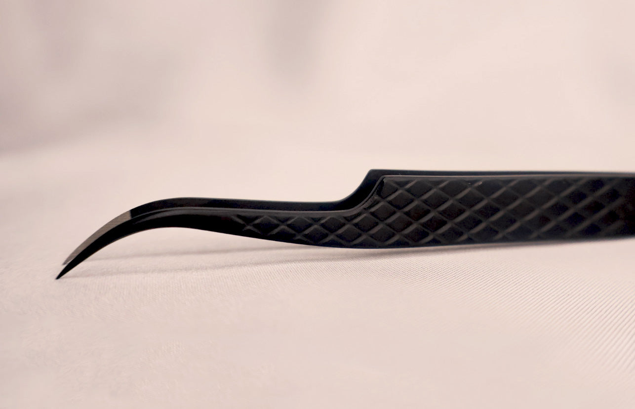 Curved Isolation Tweezer