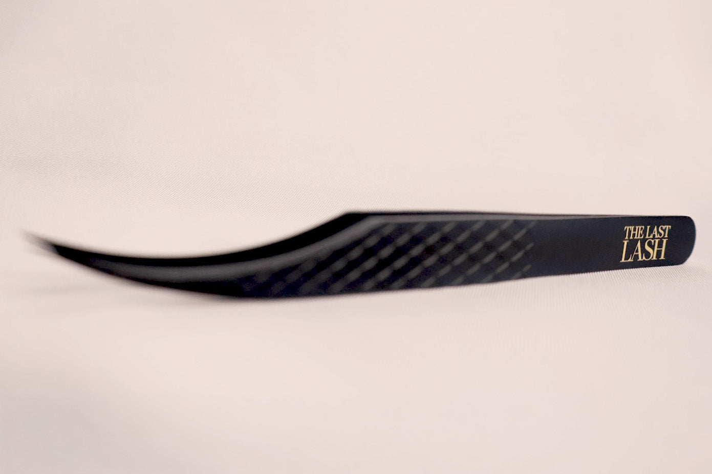 Curved fanning Tweezer
