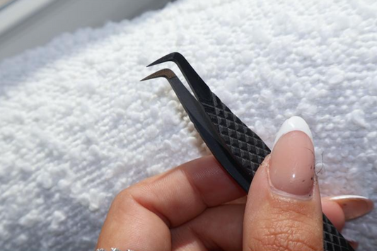 L Boot Fanning Tweezer